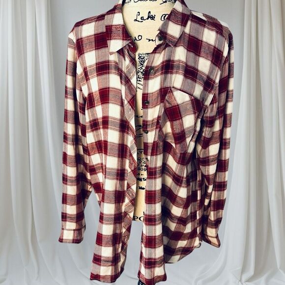 Maurices women’s XL Red & White Plaid Collared Button Up Shirt - Picture 2 of 9